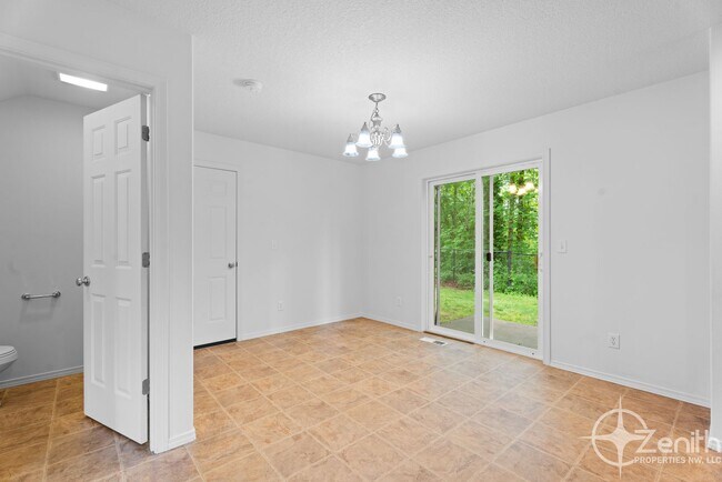 Building Photo - Inviting 3 Bedroom Washougal Home with Lar...