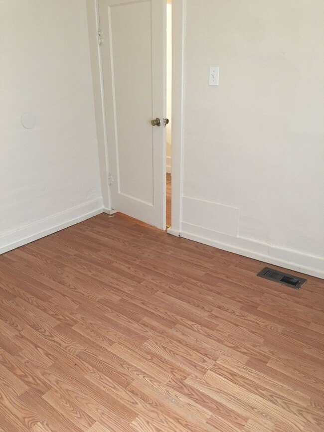 Building Photo - 810-888-7300