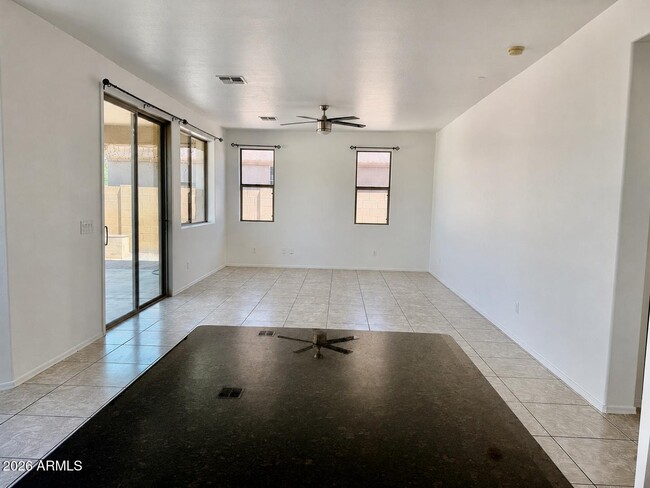 Building Photo - 3340 S Sunland Dr