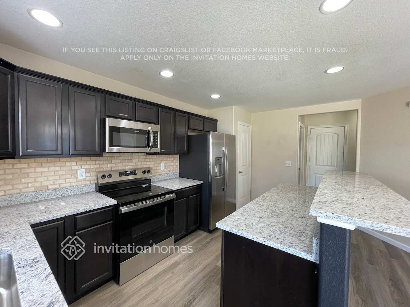 Building Photo - 9242 Waters Edge Dr