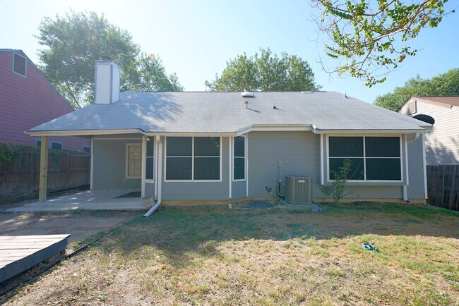 Building Photo - Great Home Near Randolph AFB - Realtor Com...