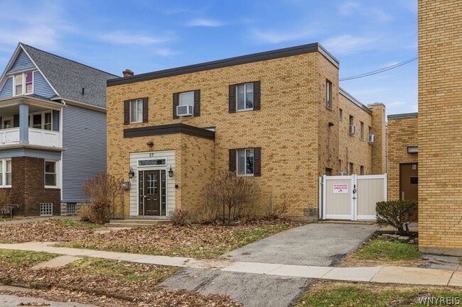 Building Photo - 57 St Johns Parkside