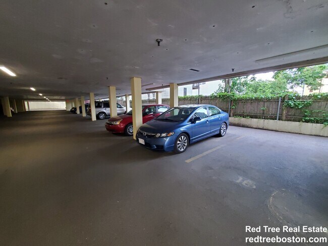 Building Photo - 23 Elm St