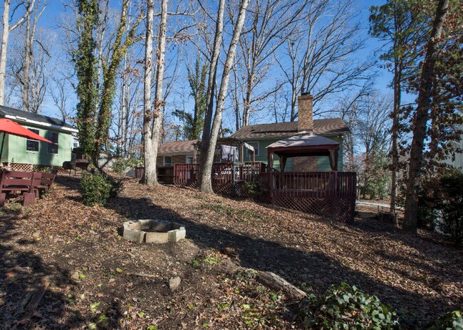 Building Photo - 318 E Millbrook Rd
