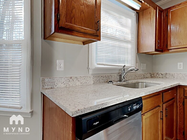 Building Photo - 1300 Newfound Hollow Dr