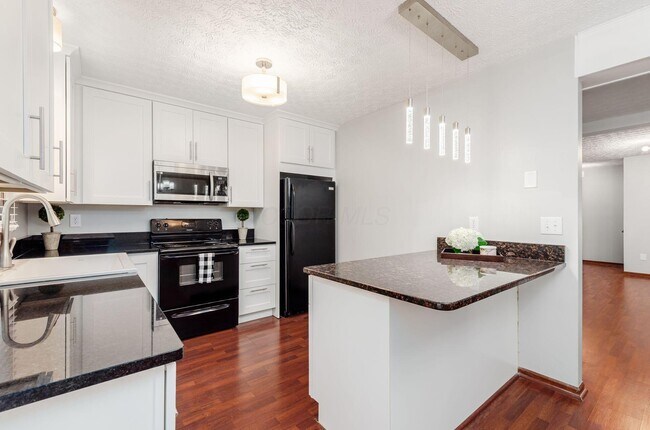 Building Photo - 5841 Elmbridge Ln