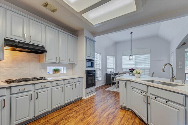 Building Photo - 1606 Barrington Hills Ln