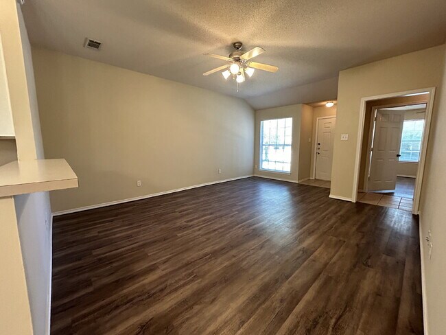 Building Photo - Beautiful Duplex in Northwest Lubbock