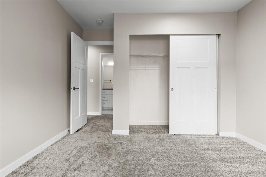 Building Photo - 501 23rd Ave S