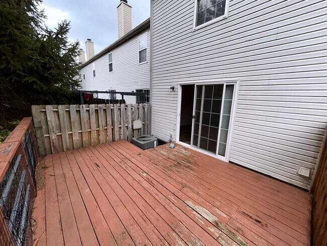 Building Photo - 2-Bedroom Unit in Blacklick