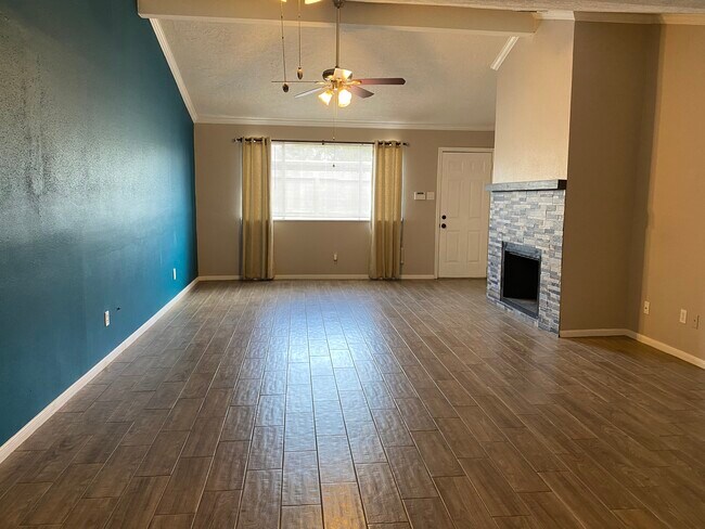 Building Photo - 6604 Montauk Dr