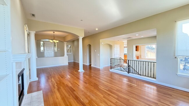 Building Photo - Spacious Four Bedroom Sequoyah Home