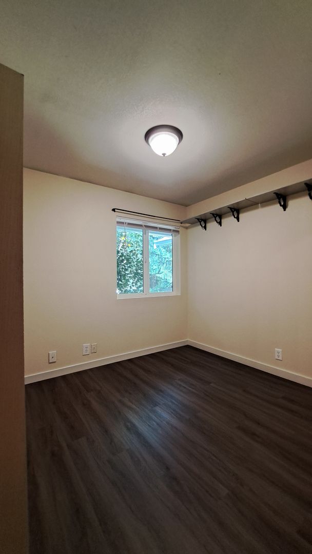 Building Photo - 3 Bedroom 2 Bath Home in Seabeck