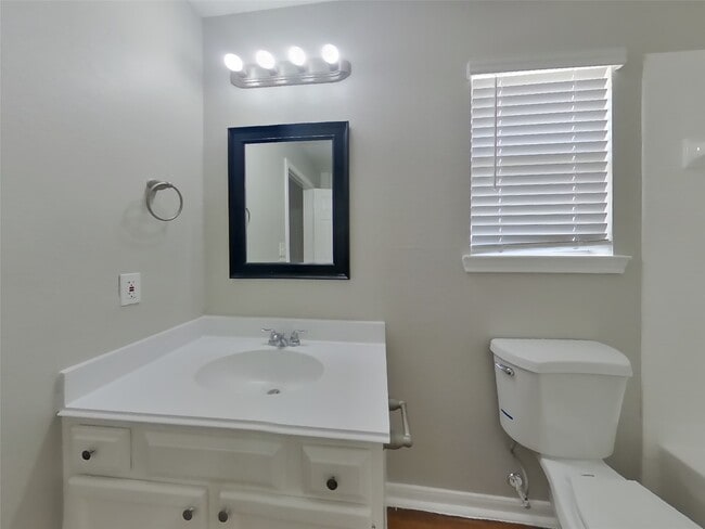 Building Photo - 3142 Boynton Dr