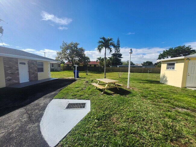 Building Photo - 511 NW 60th Way