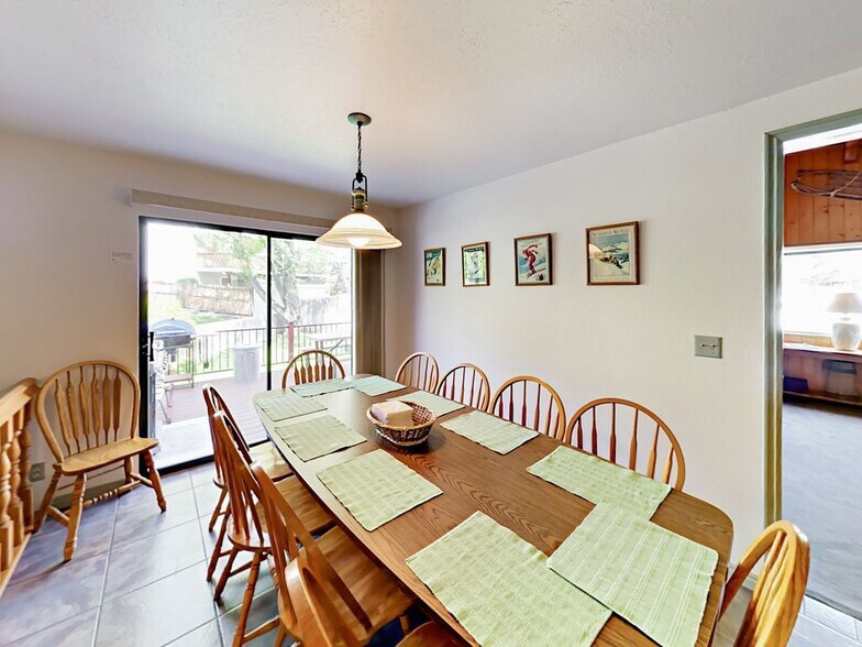 Building Photo - 8014 S Sunnyoak Cir