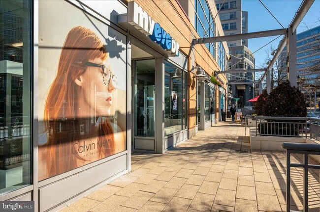 Building Photo - 4515 Willard Ave