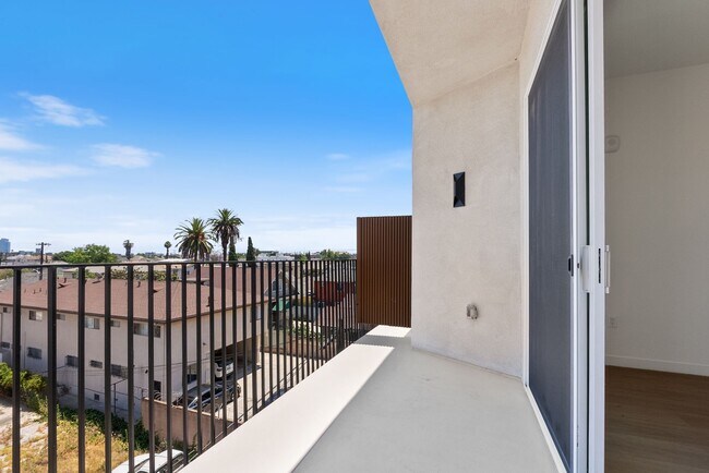 Building Photo - BRAND NEW CONSTRUCTION - Move-In Special 8...