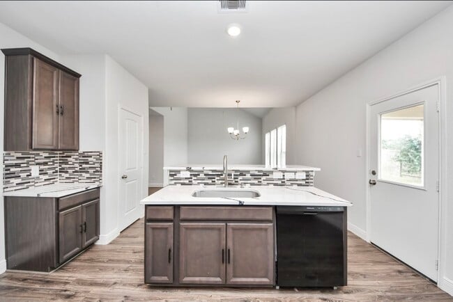 Building Photo - 7638 Nevaeh Crest Path