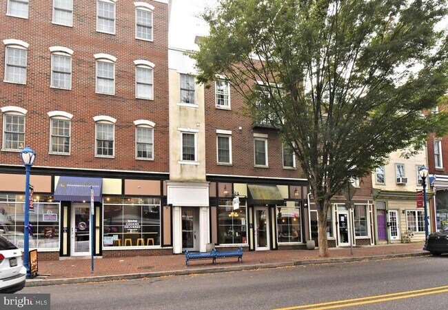 Building Photo - 154 Bridge St