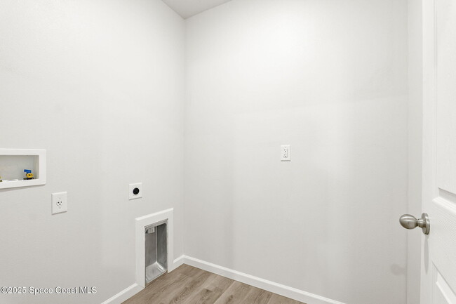 Building Photo - 542 Hamy St