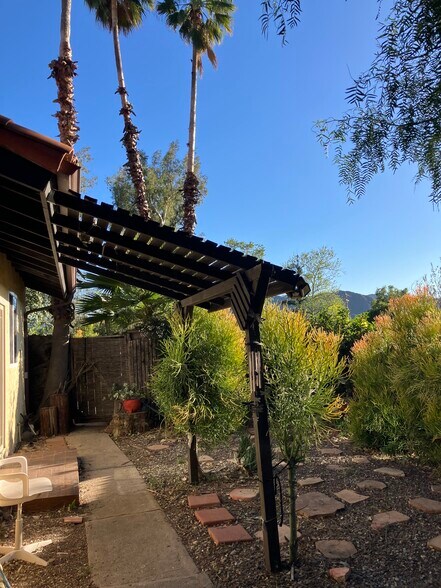 Front Yard - 22933 Portage Circle Dr