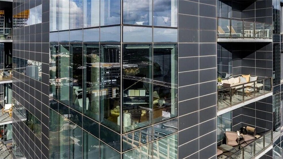 Building Photo - 210 Lavaca St