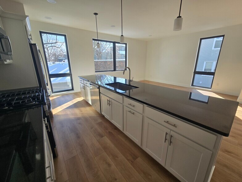 Building Photo - 2448 Professor Ave