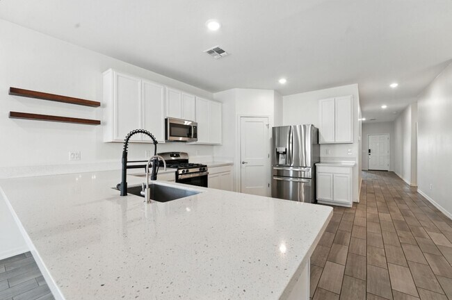 Building Photo - Stunning new build in Glendale, AZ!