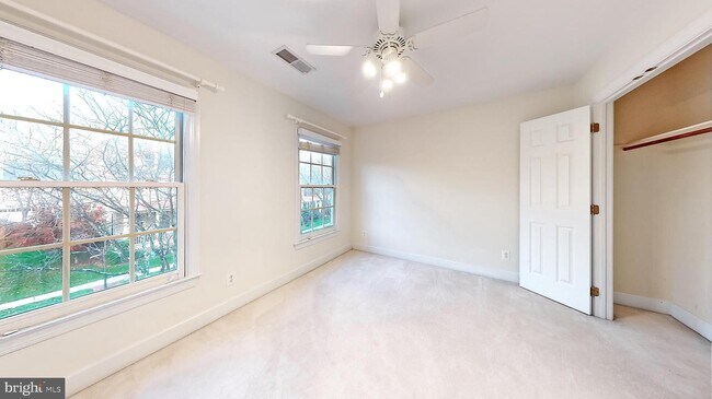 Building Photo - 309 Pure Spring Crescent