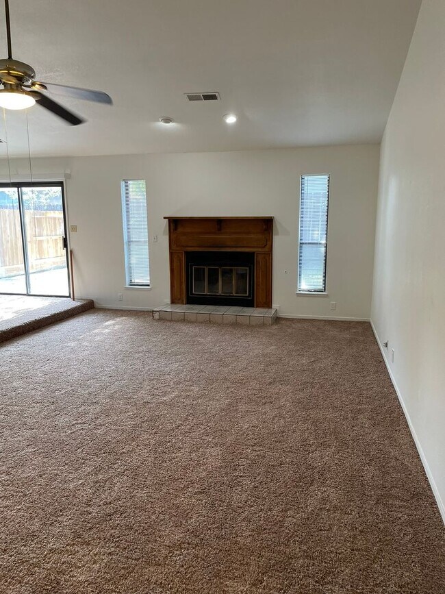 Building Photo - 459 Ranchwood Dr