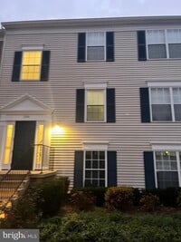 Building Photo - 104 Fort Evans Rd SE