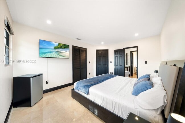 Building Photo - 5424 SW 154th Pl