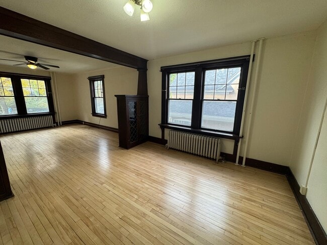 Building Photo - 616 S Grand Ave