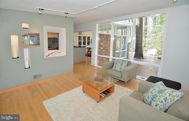 Building Photo - 2227 Glasgow Rd