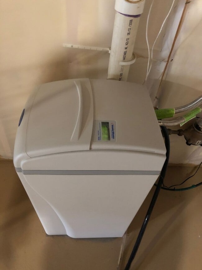 Building Photo - Must See!  2 Bedroom 2.5 Bath Condo