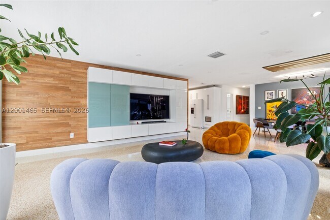 Building Photo - 2121 Red 0