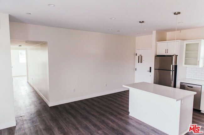 Building Photo - 1431 S Sherbourne Dr