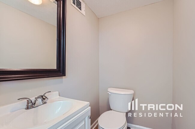 Building Photo - 1695 Virginia Cir