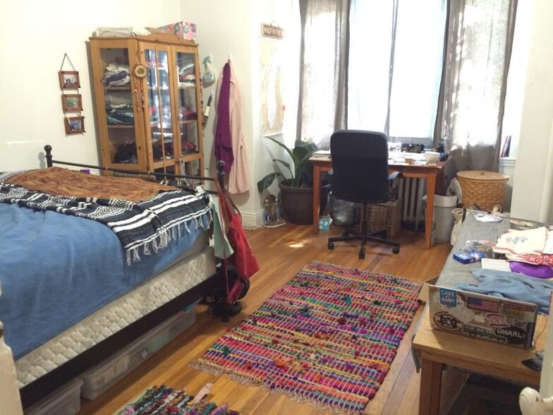 Apt 7 - 1195 Boylston St