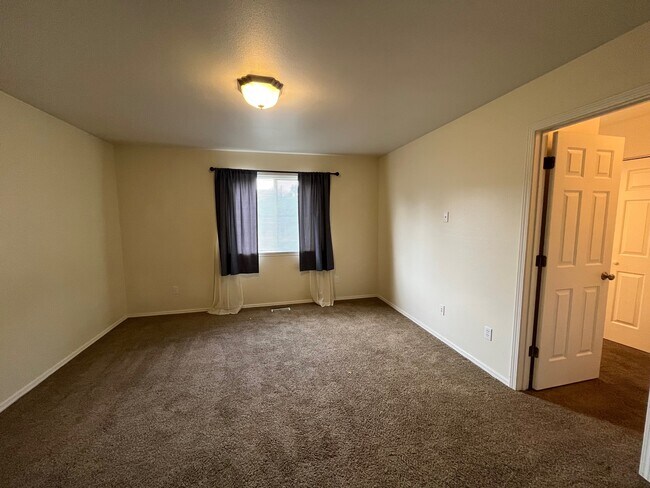 Building Photo - 4194 S Trailridge Ave