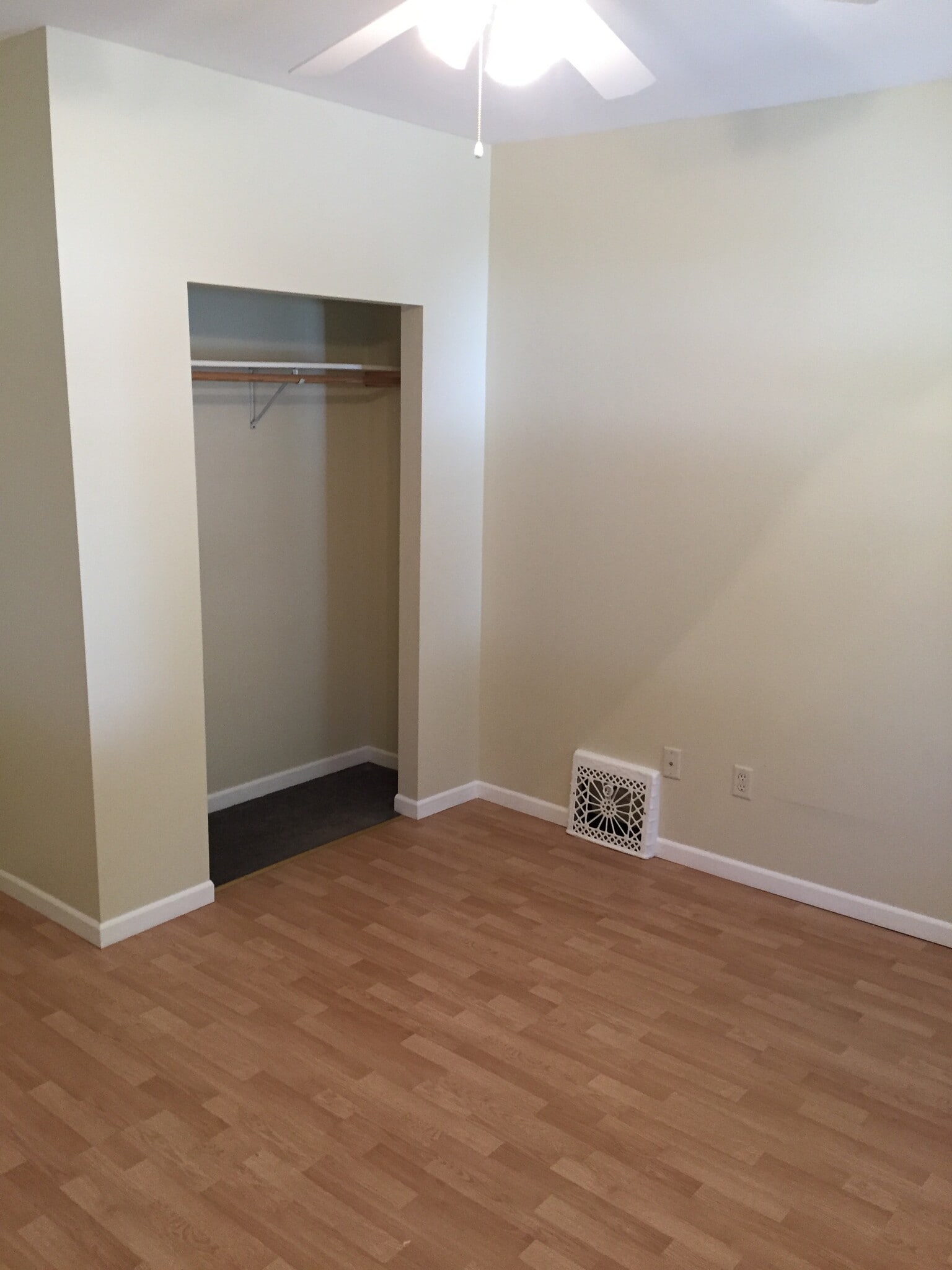 Bedroom 2 - 476 Center St