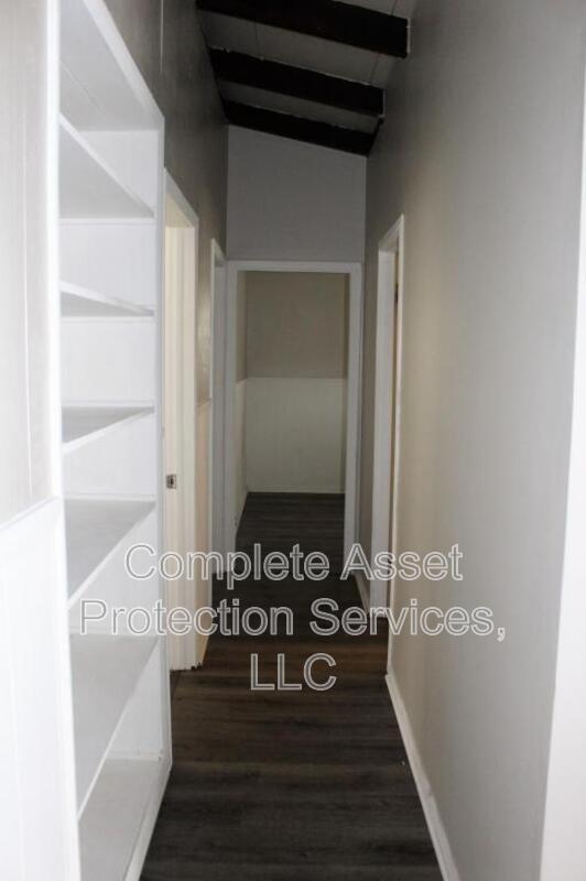 Building Photo - 107 Eastwood Ave