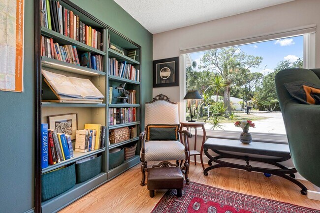 Building Photo - ** STUNNING 4 BEDROOM 2 FULL BATH/ 2 HALF BATH HOME WITH A PRIVATE POOL LOCATED JUST MINUTES FROM...