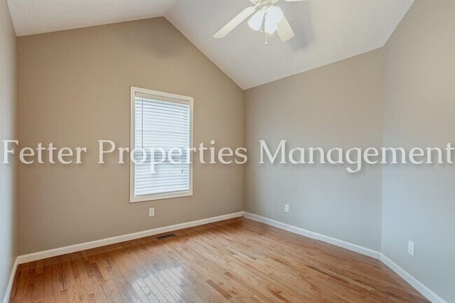 Building Photo - Beautiful 3bd 2.5 bath Northside