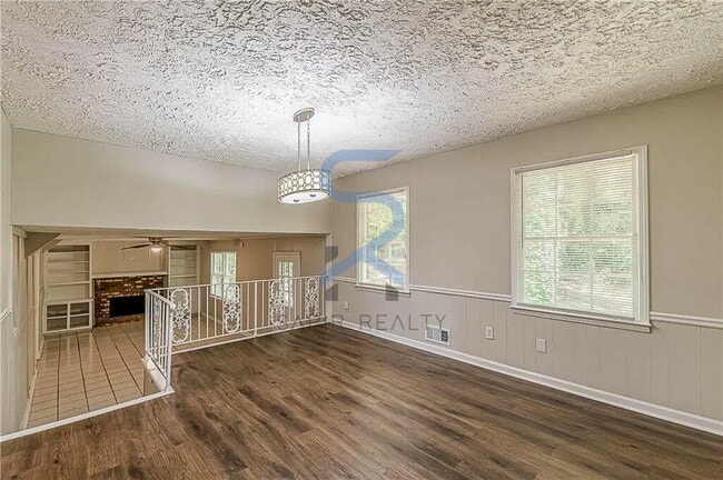 Building Photo - LIMITED-TIME OFFER!  Apply today with NO APPLICATION FEE! Terms apply. Call (678) 487-7896, Optio...