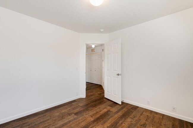 Building Photo - 8703 Silver Glen Dr