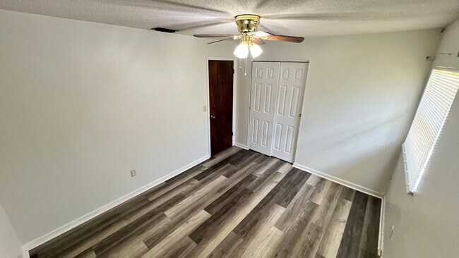 Building Photo - Beautiful 3 Bedroom, 1.5 Bathroom Home in Deland!!