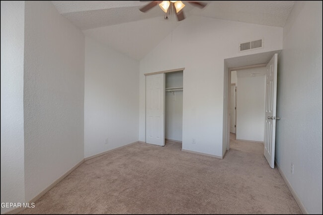 Building Photo - 894 Melville Ln