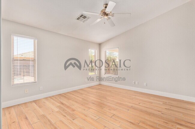 Building Photo - 3381 E Flamingo Ct